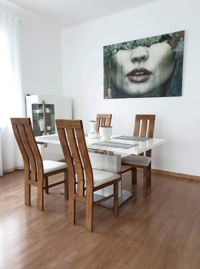 Petro Delux Apartments Center Kaunas Luaran gambar