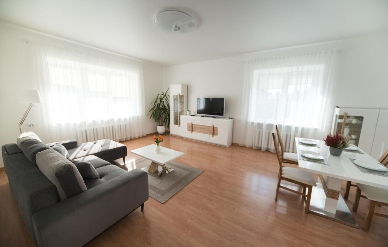 Petro Delux Apartments Center Kaunas Luaran gambar