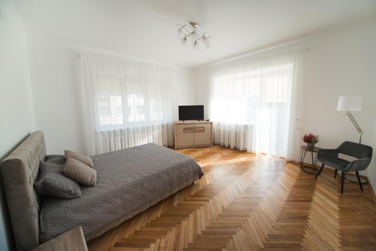 Petro Delux Apartments Center Kaunas Luaran gambar